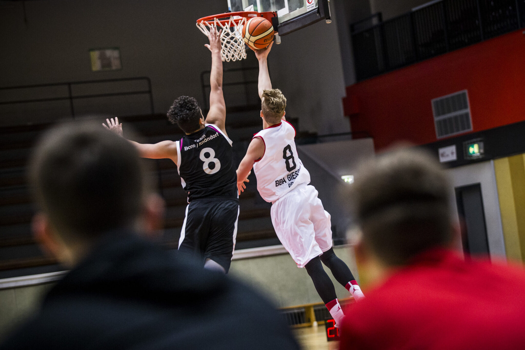 In Aktion während des NBBL Spiel´s Roth Energie BBA GIESSEN 46ers - Team Bonn/Rhöndorf; Foto: Sven Kuczera